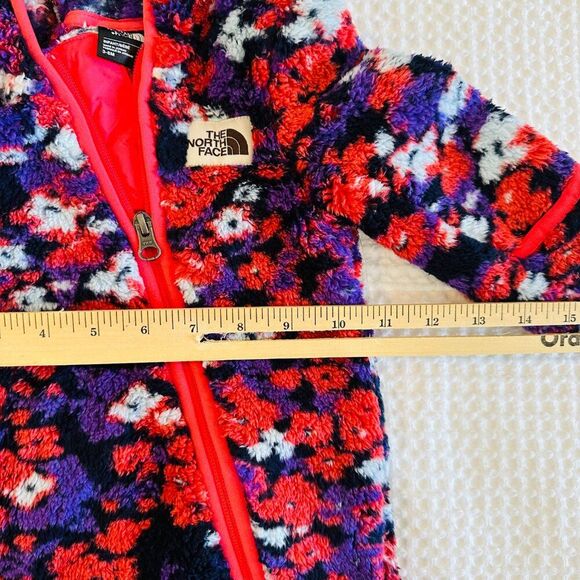 The North Face Campshire One piece Pink Fleece Sherpa 3-6 months Hooded Snowsuit - Picture 6 of 8